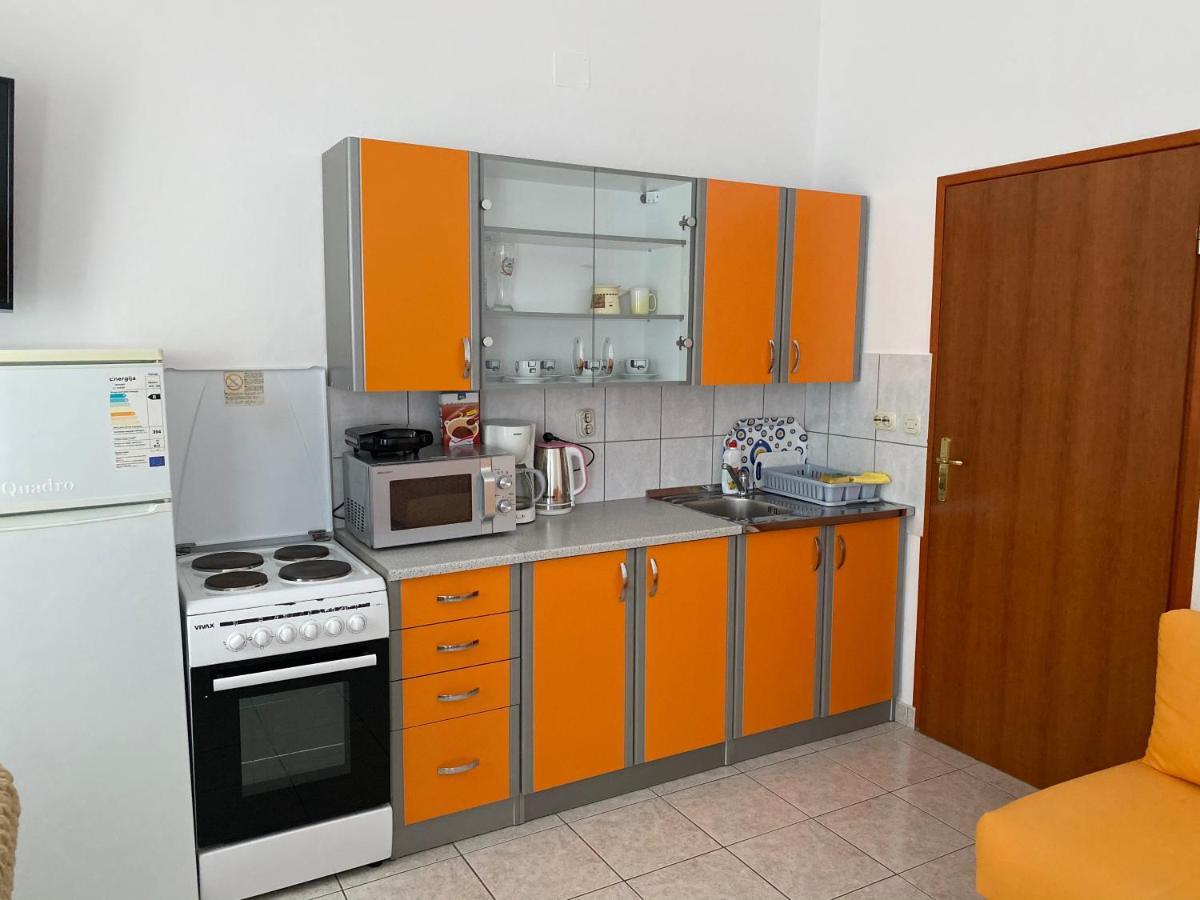 Apartmani Anita Starigrad Paklenica Eksteriør billede