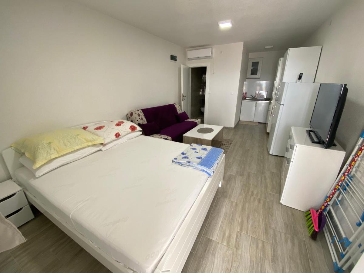 Apartmani Anita Starigrad Paklenica Eksteriør billede