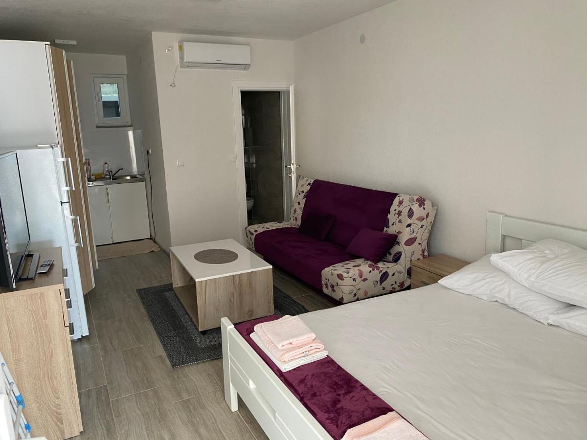 Apartmani Anita Starigrad Paklenica Eksteriør billede