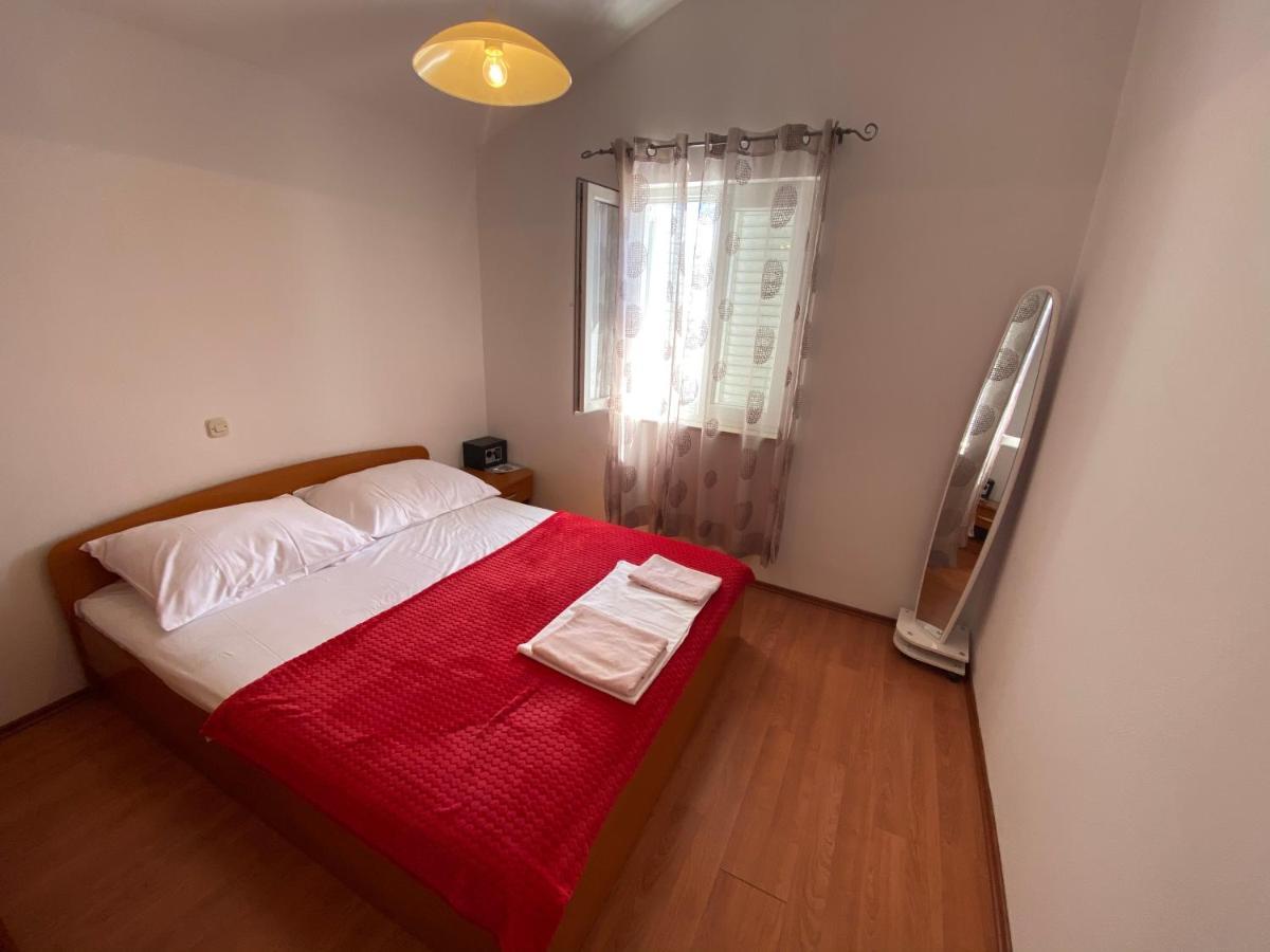 Apartmani Anita Starigrad Paklenica Eksteriør billede