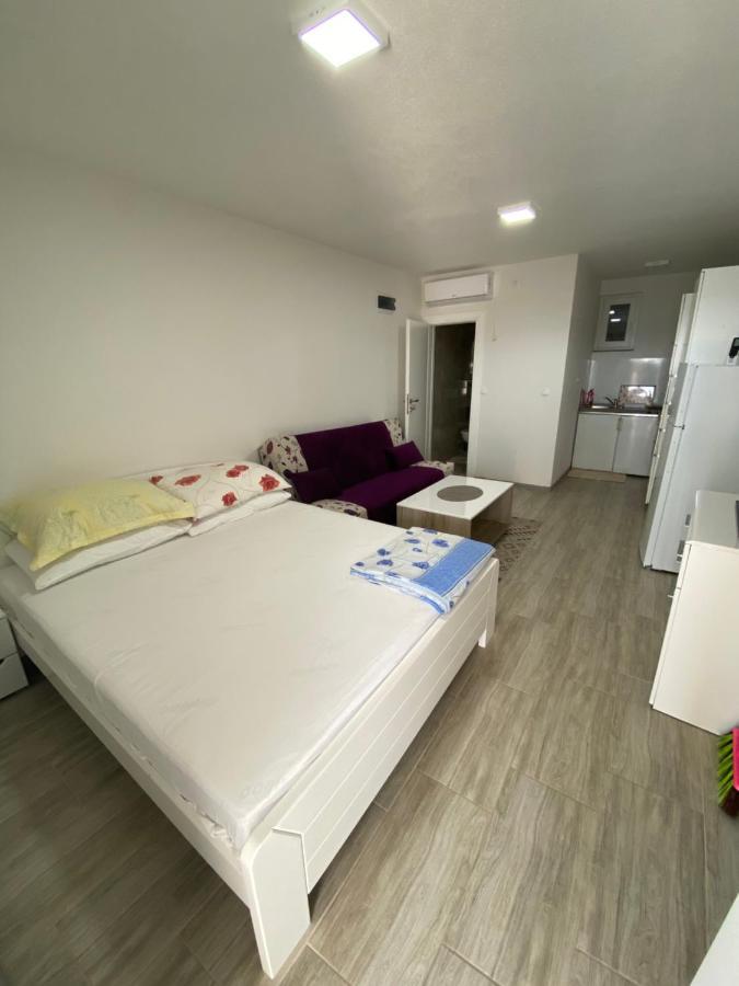 Apartmani Anita Starigrad Paklenica Eksteriør billede