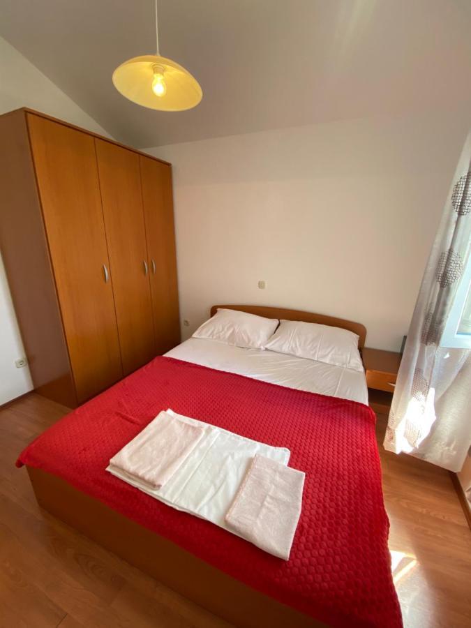 Apartmani Anita Starigrad Paklenica Eksteriør billede
