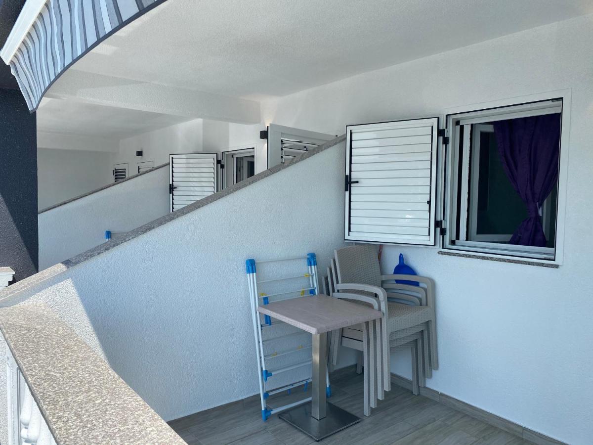 Apartmani Anita Starigrad Paklenica Eksteriør billede