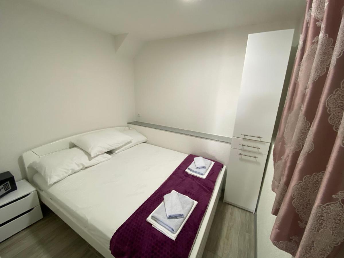 Apartmani Anita Starigrad Paklenica Eksteriør billede