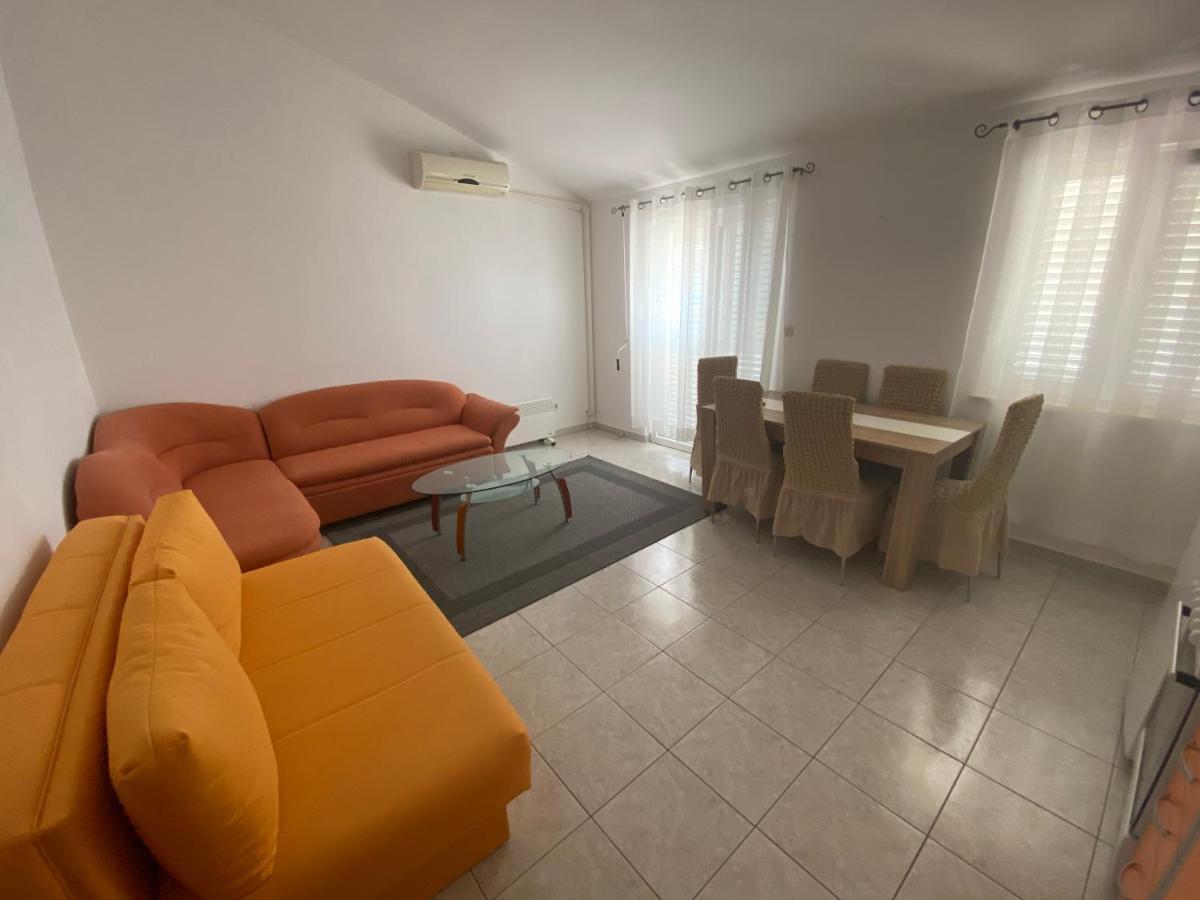 Apartmani Anita Starigrad Paklenica Eksteriør billede