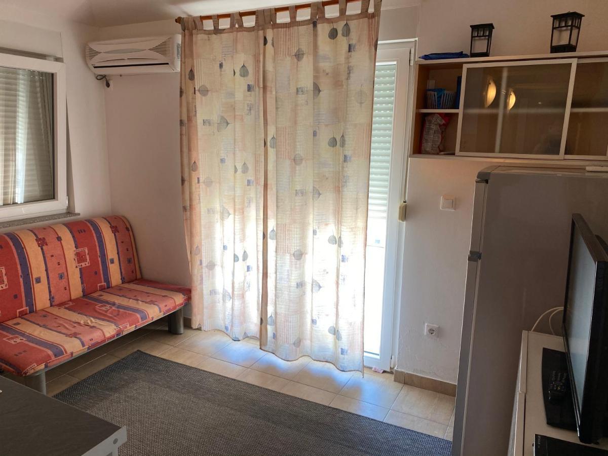 Apartmani Anita Starigrad Paklenica Eksteriør billede