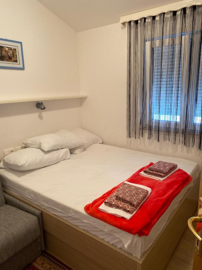 Apartmani Anita Starigrad Paklenica Eksteriør billede