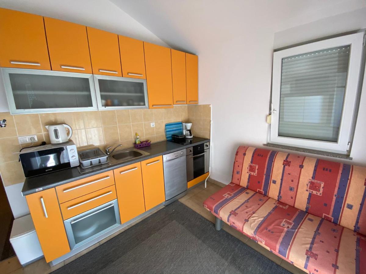 Apartmani Anita Starigrad Paklenica Eksteriør billede