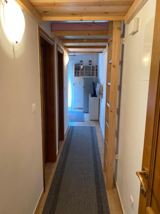 Apartmani Anita Starigrad Paklenica Eksteriør billede
